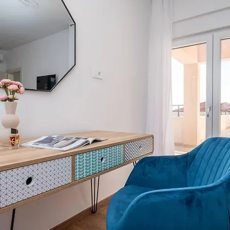 Roza S Privatnim Grijanim Bazenom I Jacuzzijem Villa