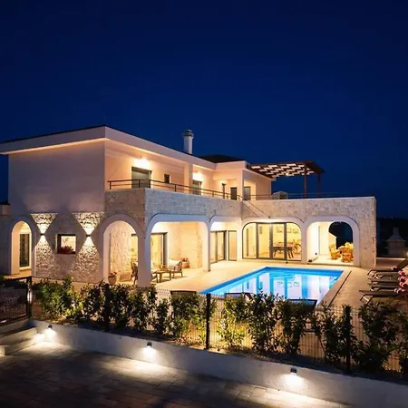 Roza S Privatnim Grijanim Bazenom I Jacuzzijem Villa