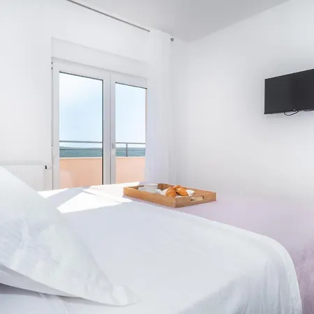 Roza S Privatnim Grijanim Bazenom I Jacuzzijem Villa *