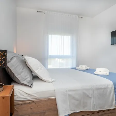 Villa Roza S Privatnim Grijanim Bazenom I Jacuzzijem Sukošan