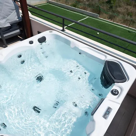 Roza S Privatnim Grijanim Bazenom I Jacuzzijem Villa Sukošan