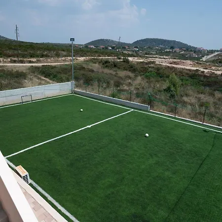 Roza S Privatnim Grijanim Bazenom I Jacuzzijem *