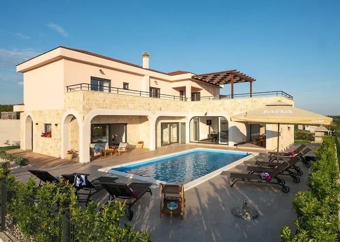 Villa Roza S Privatnim Grijanim Bazenom I Jacuzzijem *