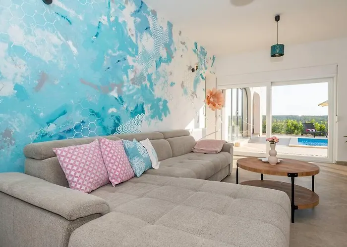 Roza S Privatnim Grijanim Bazenom I Jacuzzijem