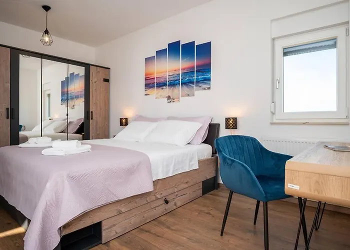 Villa Roza S Privatnim Grijanim Bazenom I Jacuzzijem