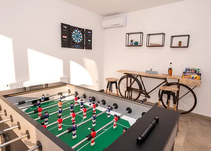 Roza S Privatnim Grijanim Bazenom I Jacuzzijem *