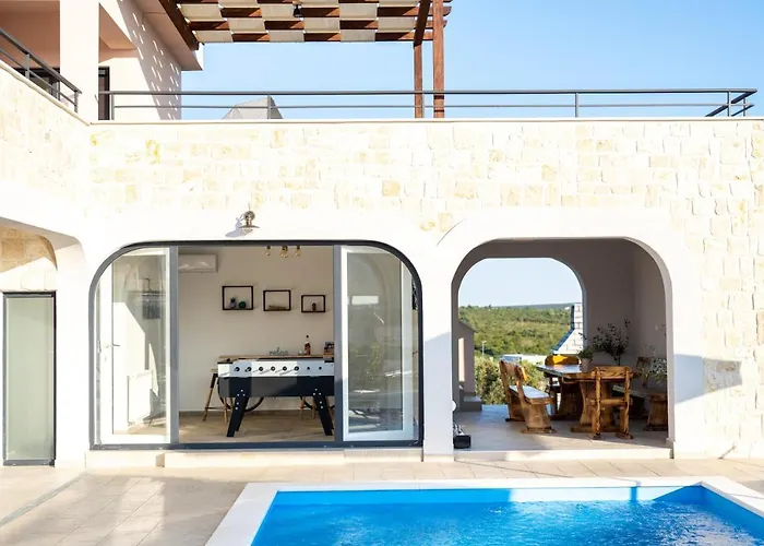 Roza S Privatnim Grijanim Bazenom I Jacuzzijem Villa