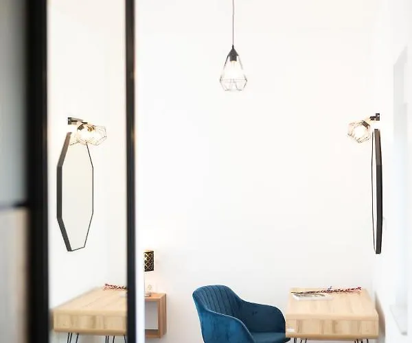 Roza S Privatnim Grijanim Bazenom I Jacuzzijem Villa Sukošan